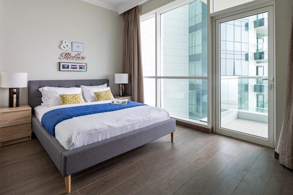 Дубай: Astonishing & Grand 3BR w/ Beach Views & 2 Balconies!