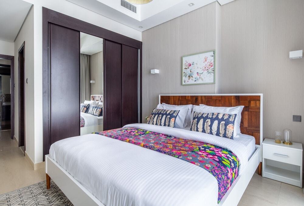 Дубай: Mesmerizing 1BR Apartment in Grand Downtown Dubai