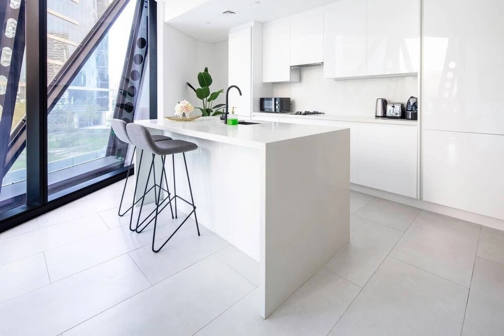 Дубай: Modern + Minimalist 1BR in Burj Khalifa Boulevard!