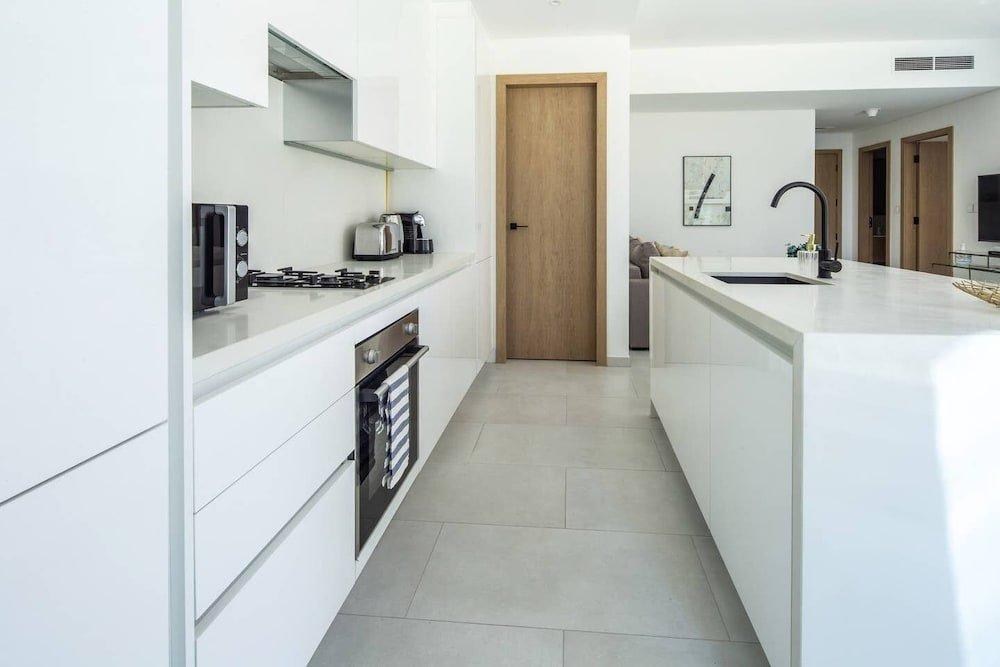 Дубай: Modern + Minimalist 1BR in Burj Khalifa Boulevard!