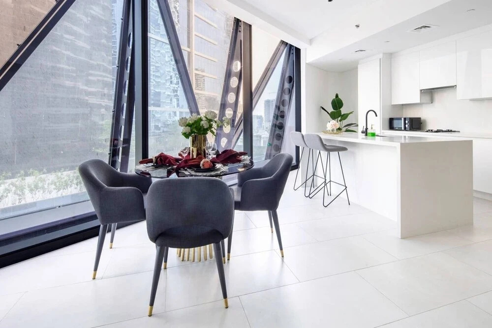 Дубай: Modern + Minimalist 1BR in Burj Khalifa Boulevard!