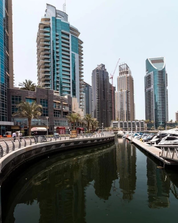 Дубай: Elegant 3BR in Dubai Marina With Scenic Views!
