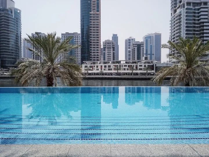 Дубай: Impressive 1BR w/ Incredible Marina Views!