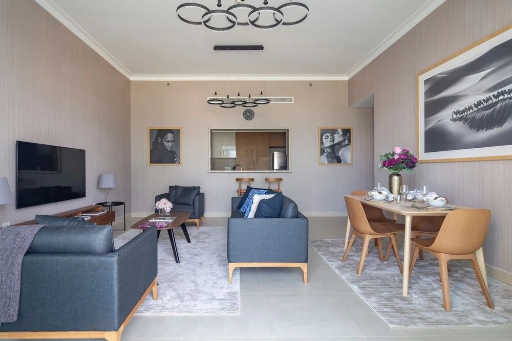 Дубай: Modern 2BR w/ Tranquil Ambience in Emirates Hills!