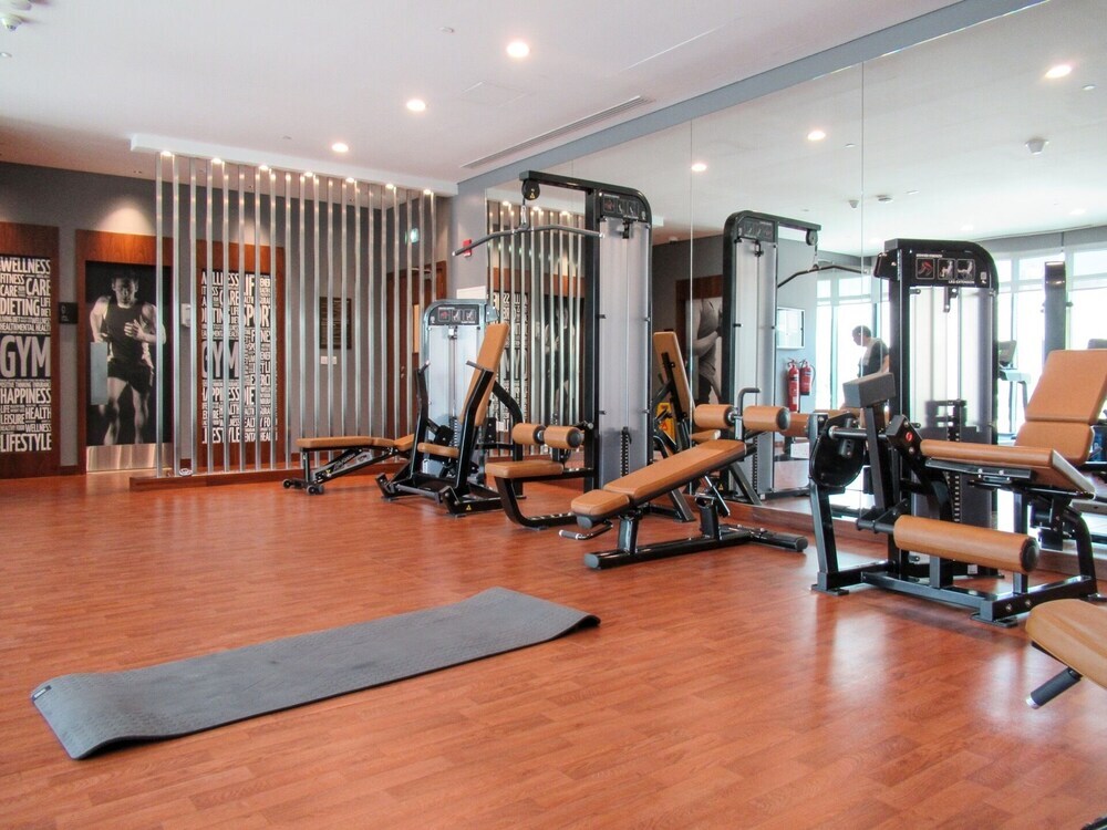 Дубай: Modern 2BR w/ Tranquil Ambience in Emirates Hills!