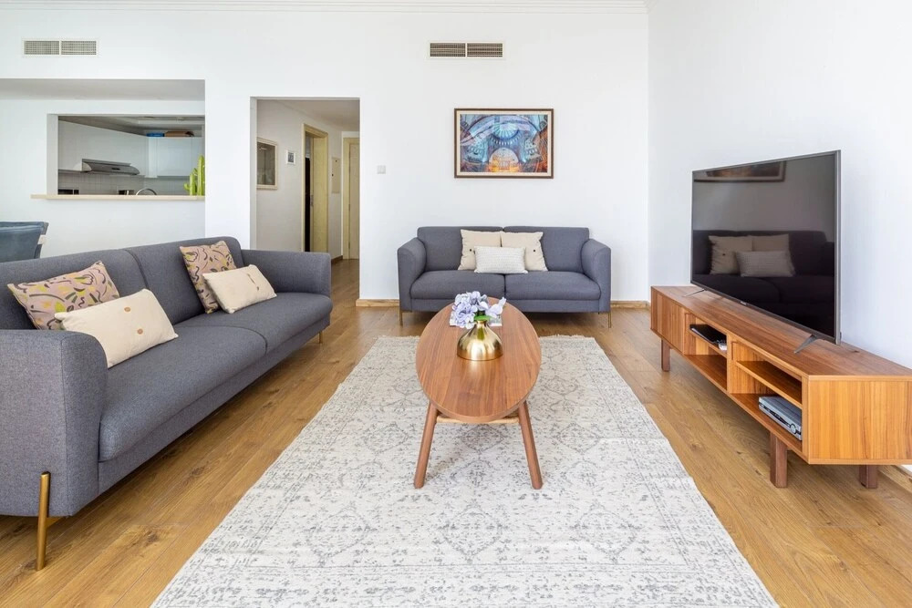 Дубай: Grand 2BR w/ a Full Sea View & Direct Beach Access