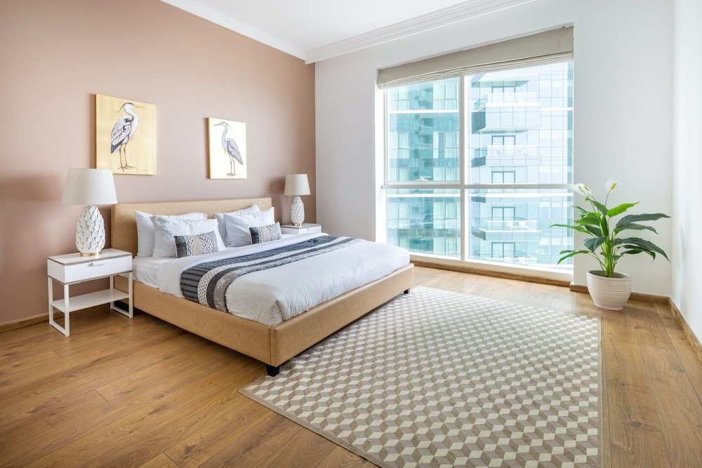 Дубай: Grand 2BR w/ a Full Sea View & Direct Beach Access