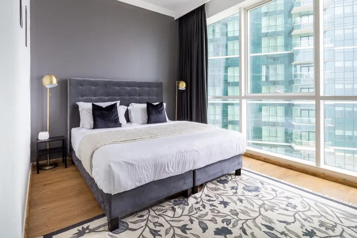 Дубай: Grand 2BR w/ a Full Sea View & Direct Beach Access