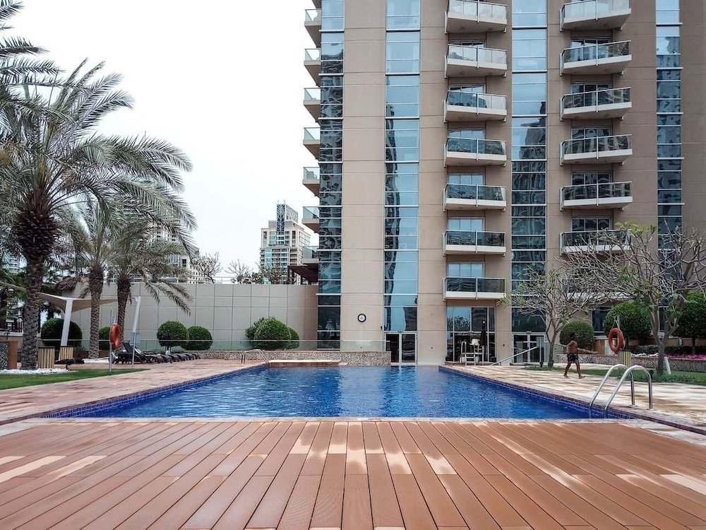 Дубай: Astounding Marina Views in This Elegant 3br!