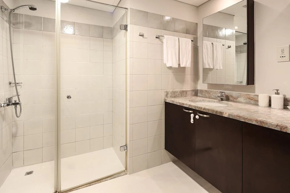 Дубай: Astounding Marina Views in This Elegant 3br!
