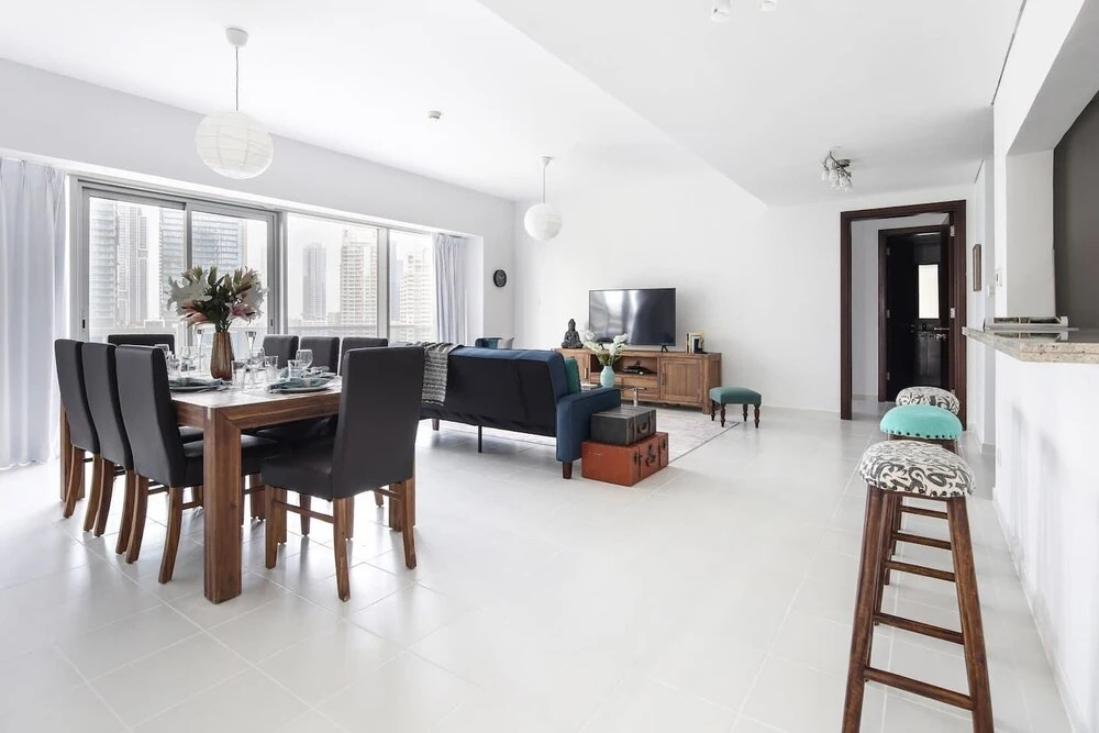 Дубай: Astounding Marina Views in This Elegant 3br!
