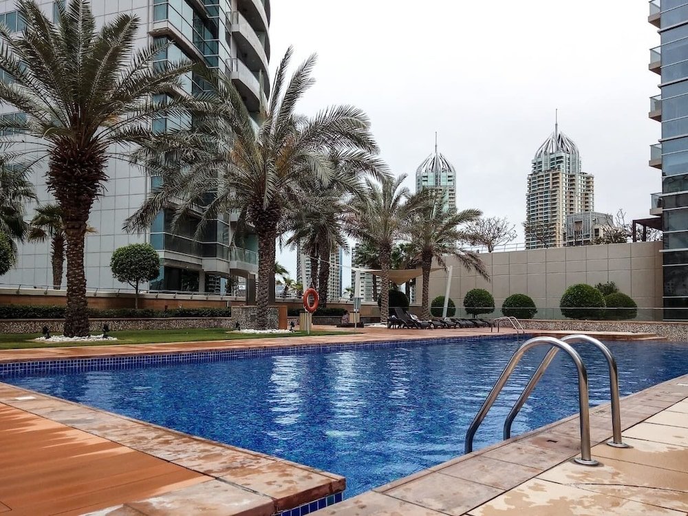 Дубай: Astounding Marina Views in This Elegant 3br!
