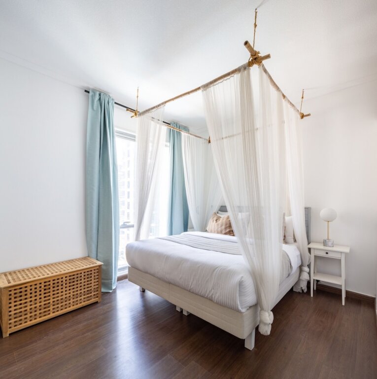 Дубай: Cozy and Stylish 1BR Apartment in Dubai Marina