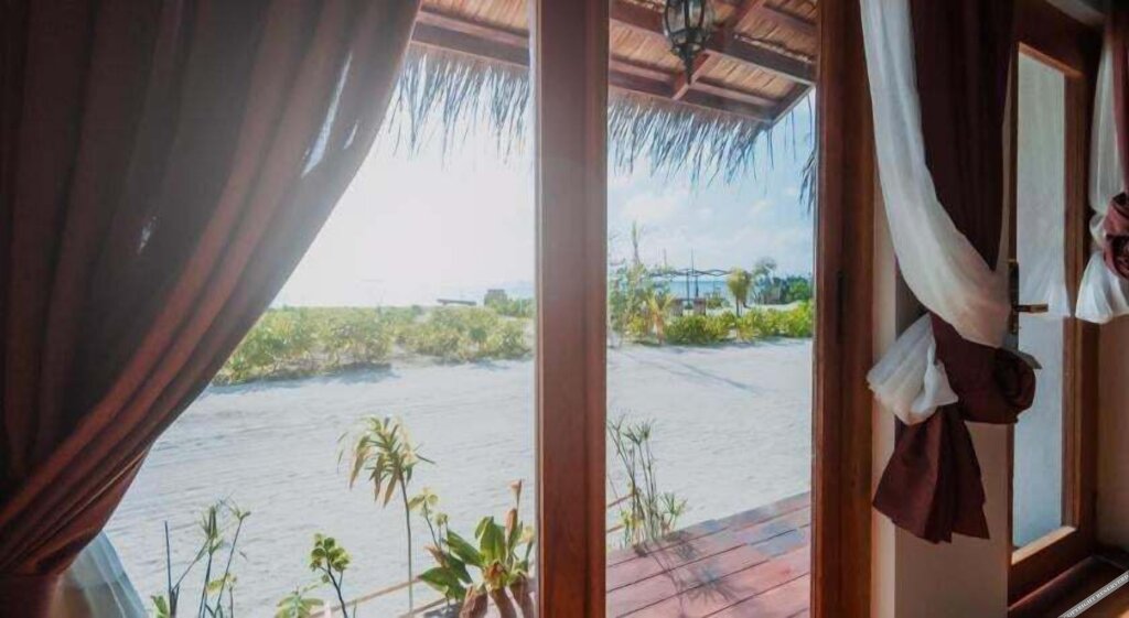 Северный атолл Мале: Club Kaafu Dhiffushi
