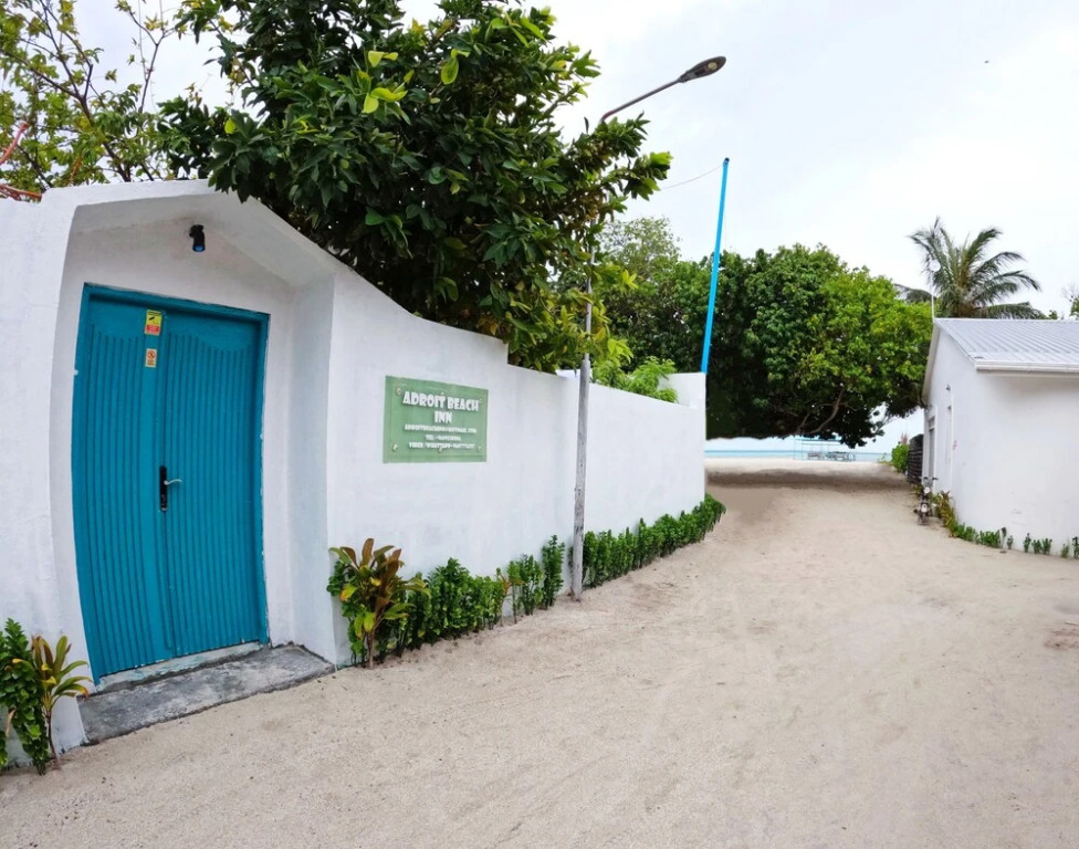 Гураиду (Атолл Каафу): Adroit Beach Inn