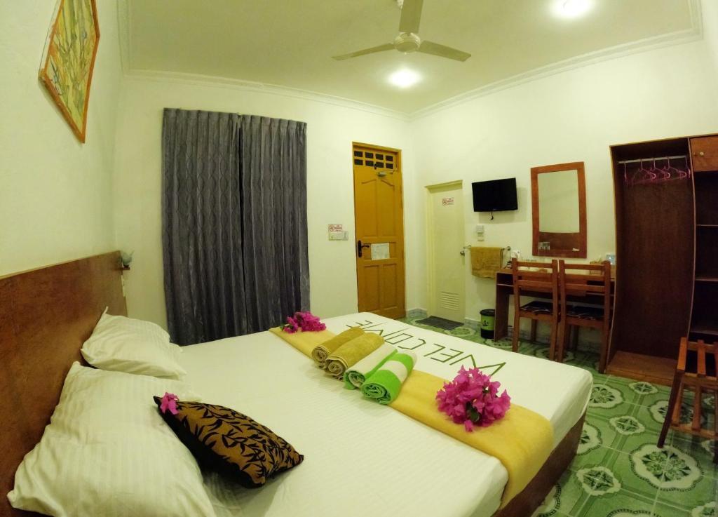 Гураиду (Атолл Каафу): Adroit Beach Inn
