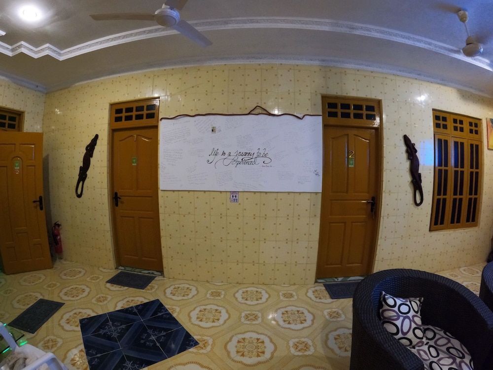 Гураиду (Атолл Каафу): Adroit Beach Inn