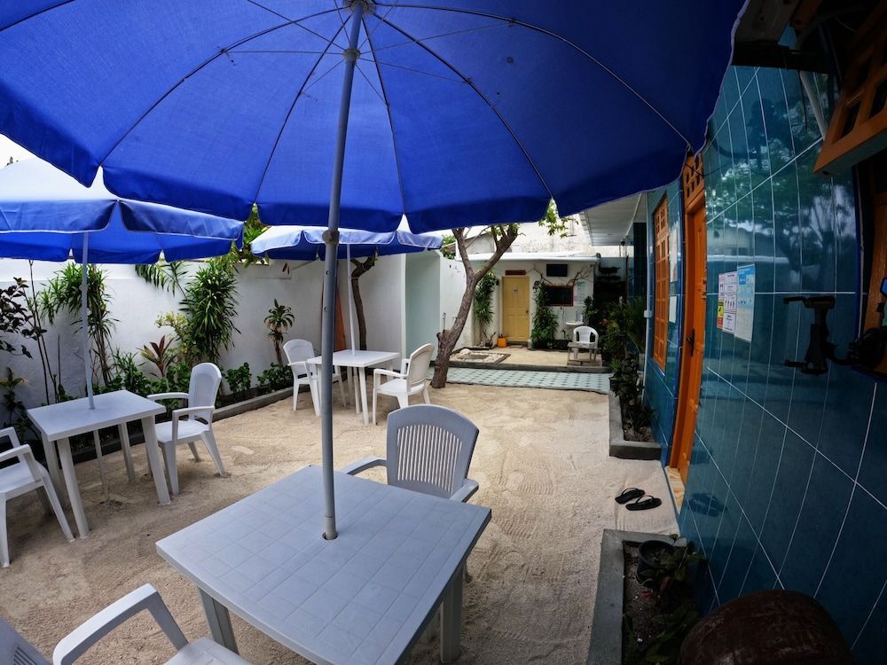 Гураиду (Атолл Каафу): Adroit Beach Inn