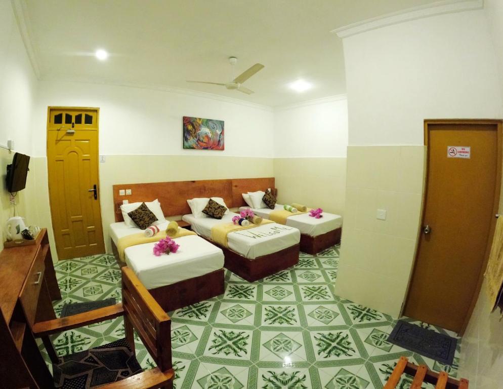 Гураиду (Атолл Каафу): Adroit Beach Inn