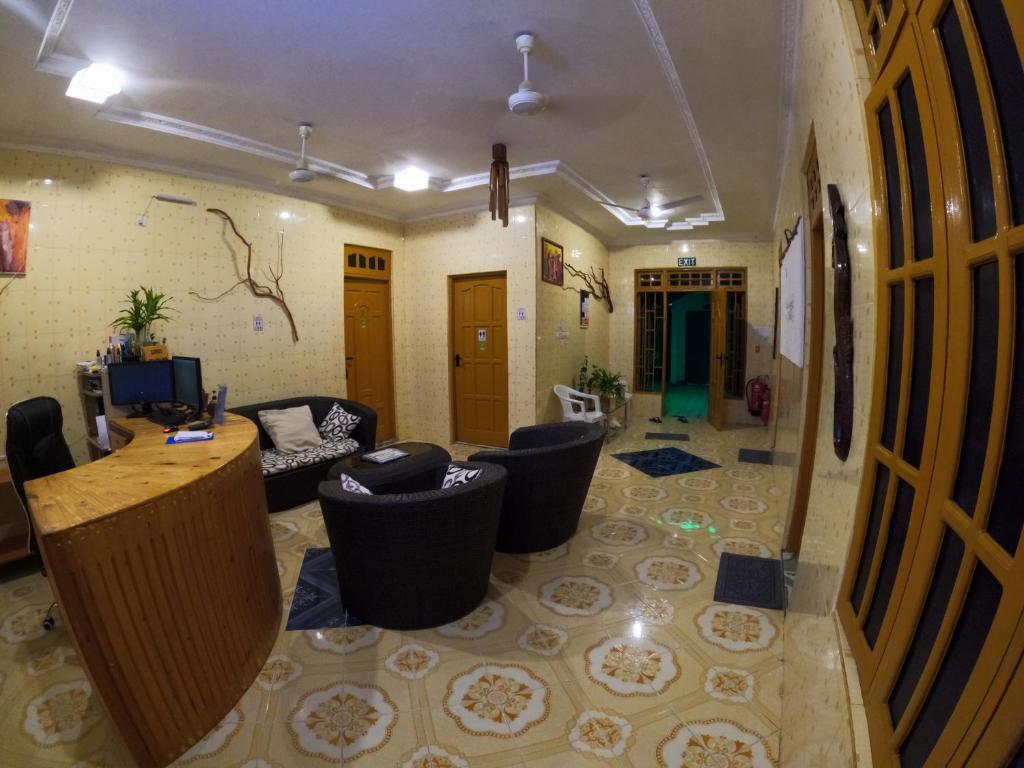Гураиду (Атолл Каафу): Adroit Beach Inn