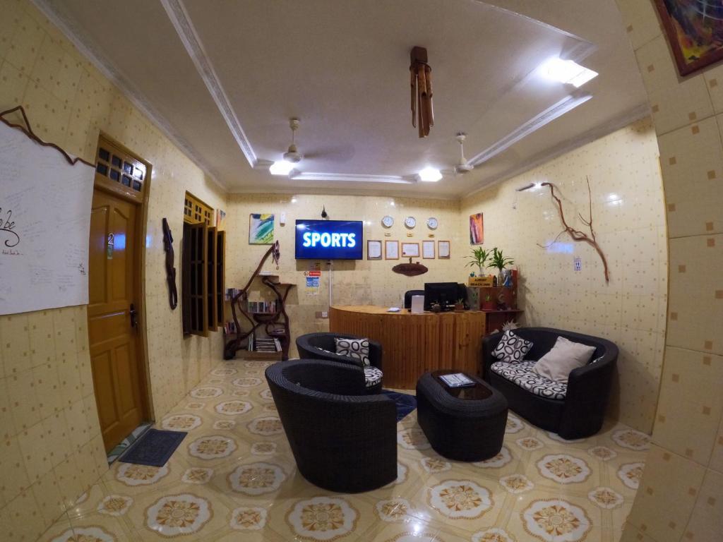 Гураиду (Атолл Каафу): Adroit Beach Inn