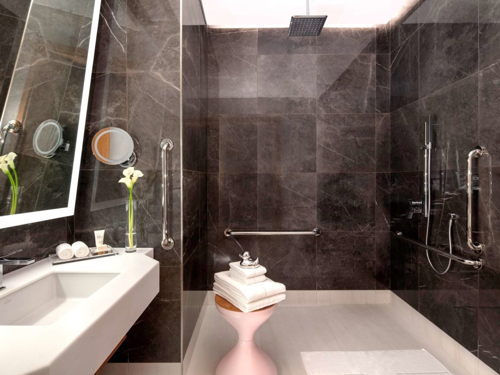 Дубай: SLS Dubai Hotel & Residences