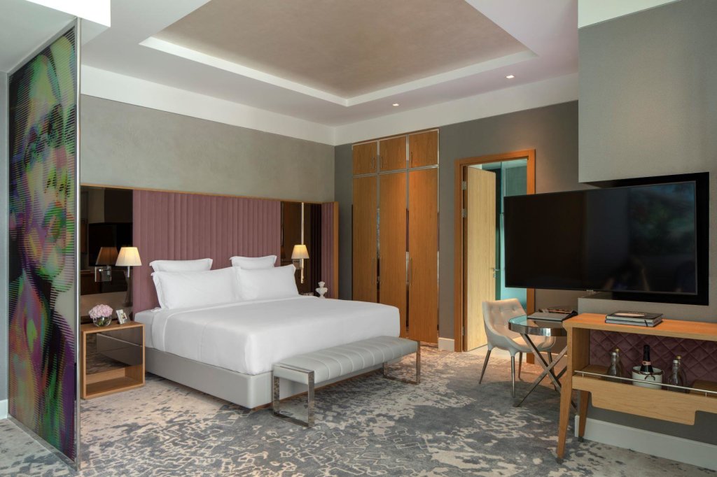 Дубай: SLS Dubai Hotel & Residences