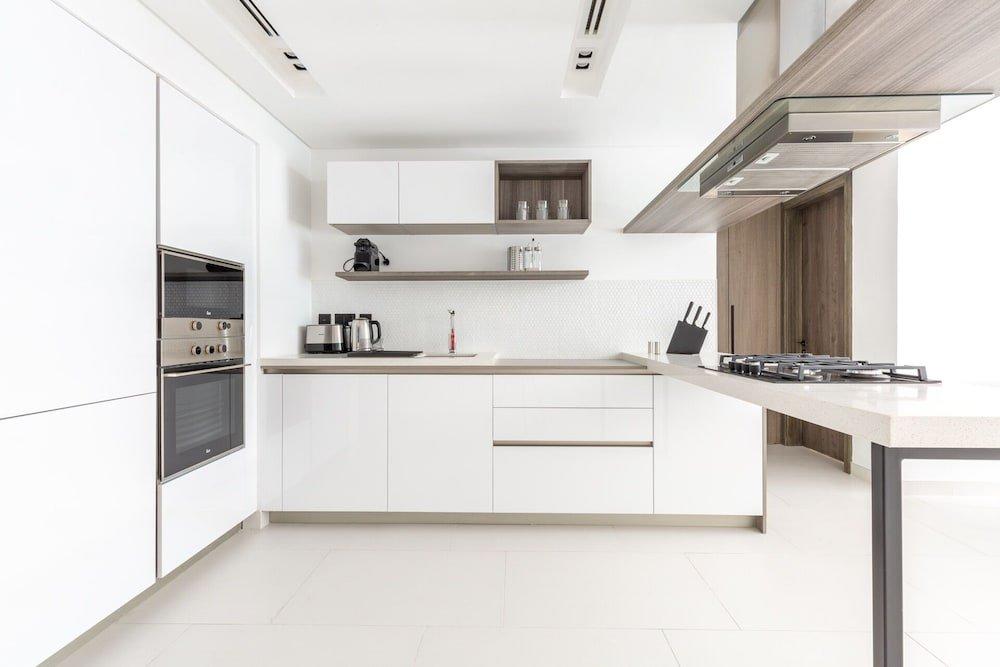 Дубай: Posh & Spotless 1BR Apartment on Palm Jumeirah