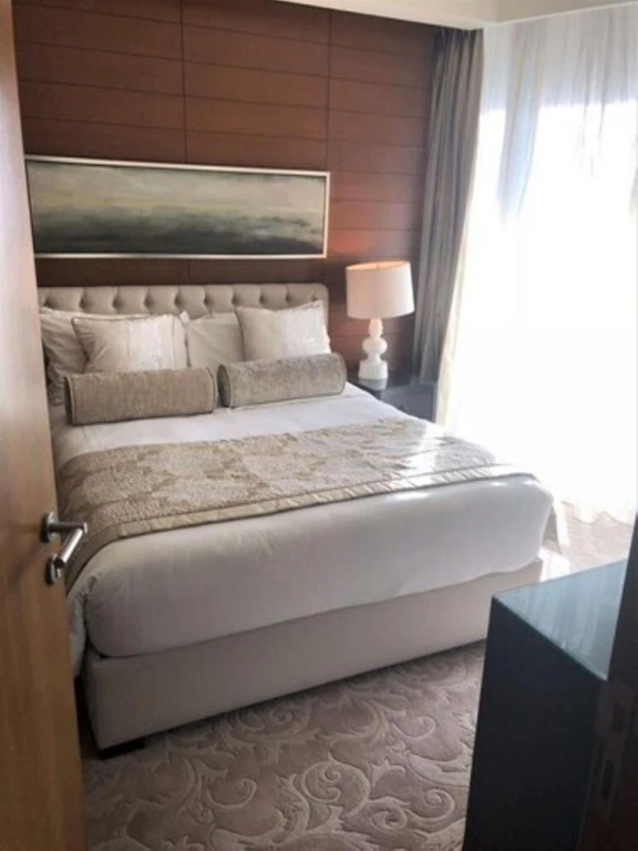 Дубай: The address Dubai Mall Balcony & View 3bed