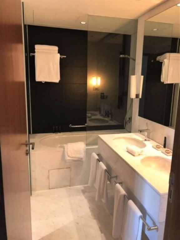 Дубай: The address Dubai Mall Balcony & View 3bed