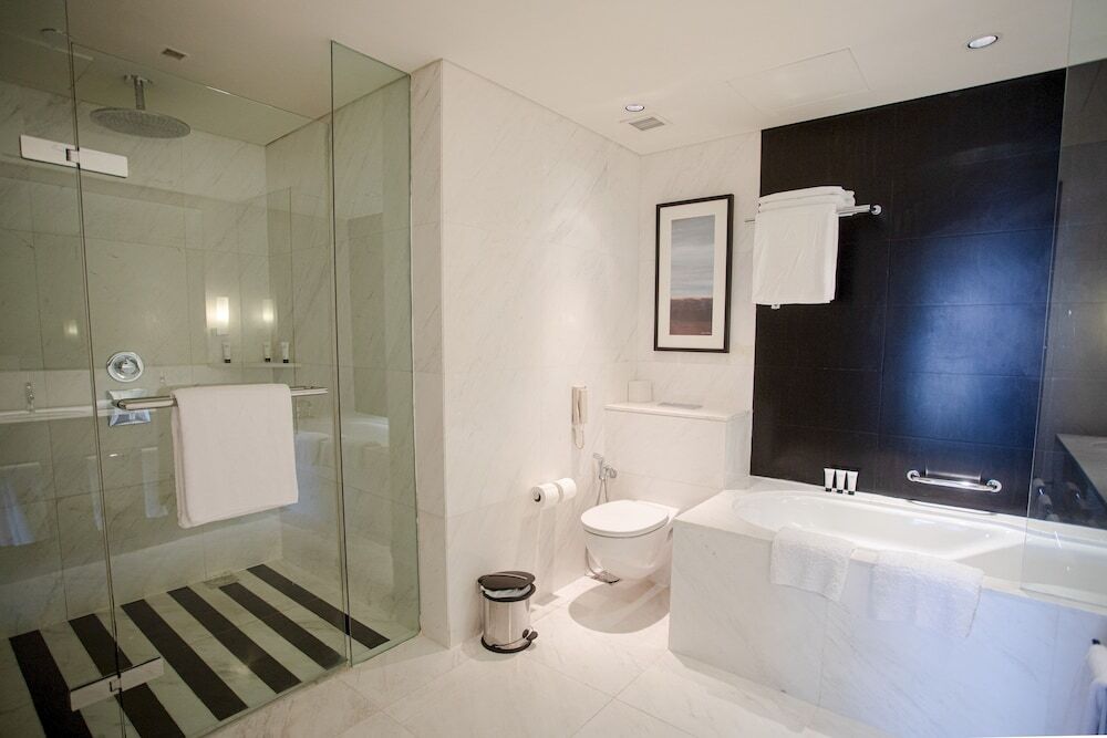 Дубай: The address Dubai Mall Balcony & View 3bed