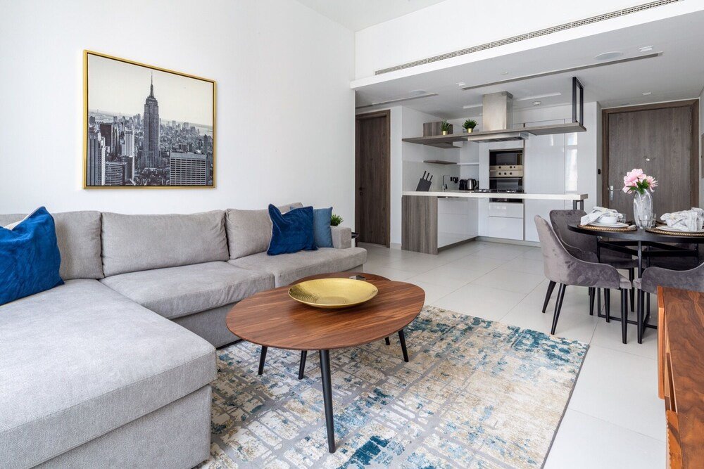 Дубай: Trendy & Capacious 1BR Apartment in The Palm