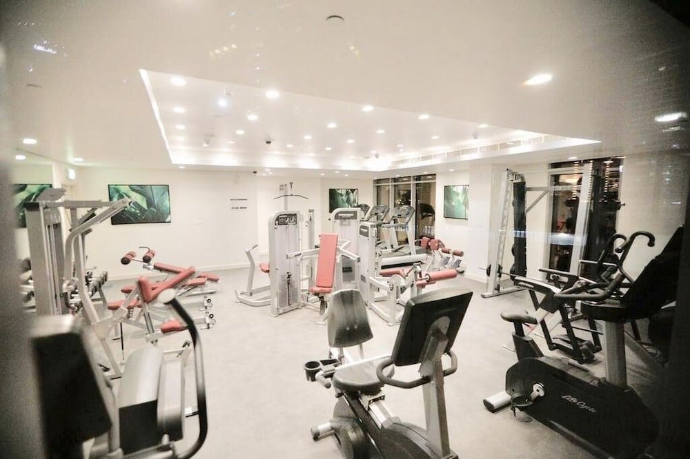 Дубай: Lux BnB BLVD Central