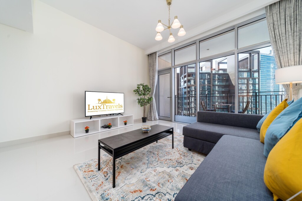 Дубай: Lux BnB BLVD Central
