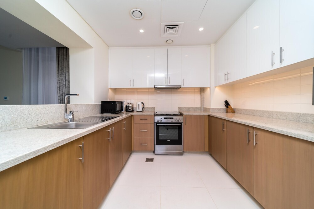 Дубай: Lux BnB BLVD Central