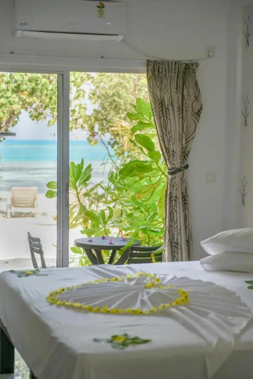 Диффуши: Отель Crown Beach Villas