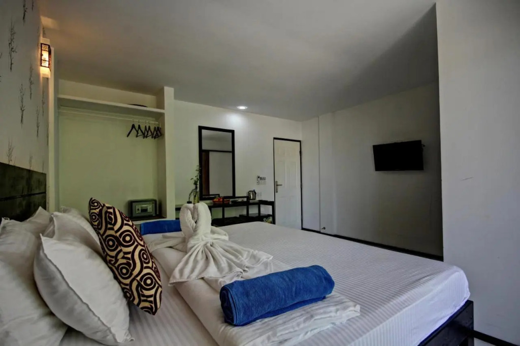 Диффуши: Отель Crown Beach Villas