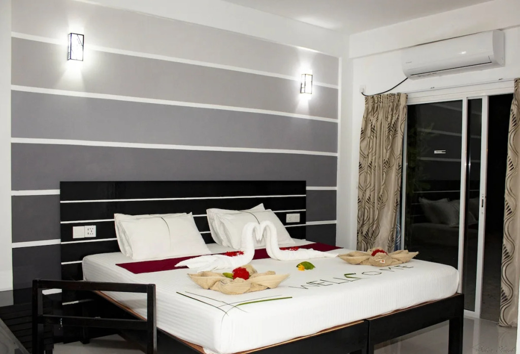 Диффуши: Отель Crown Beach Villas