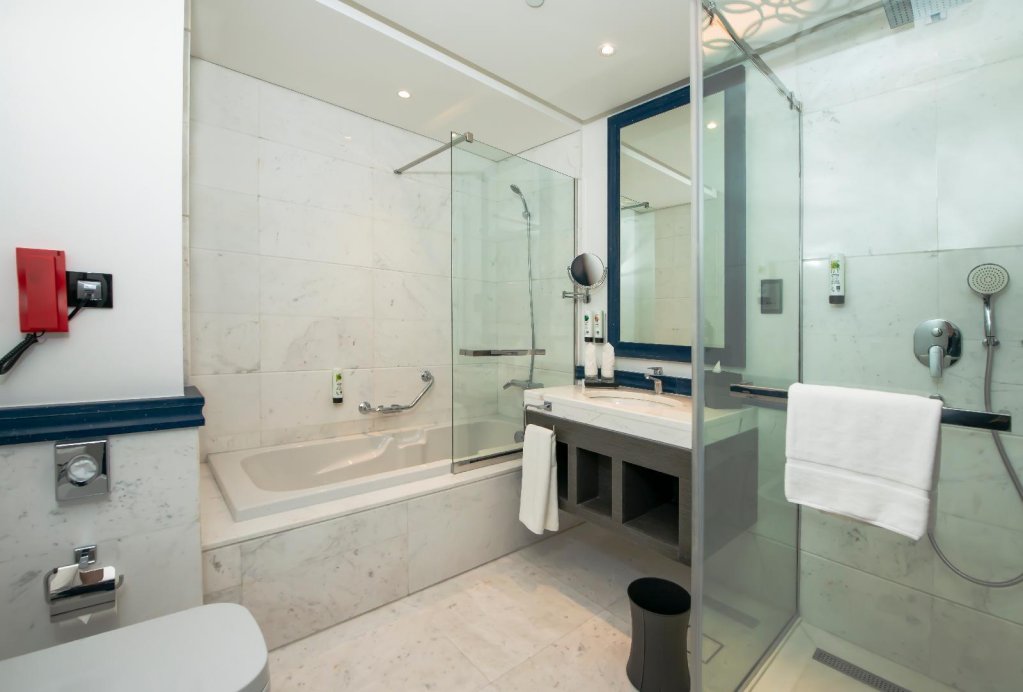 Дубай: Edge Creekside Hotel