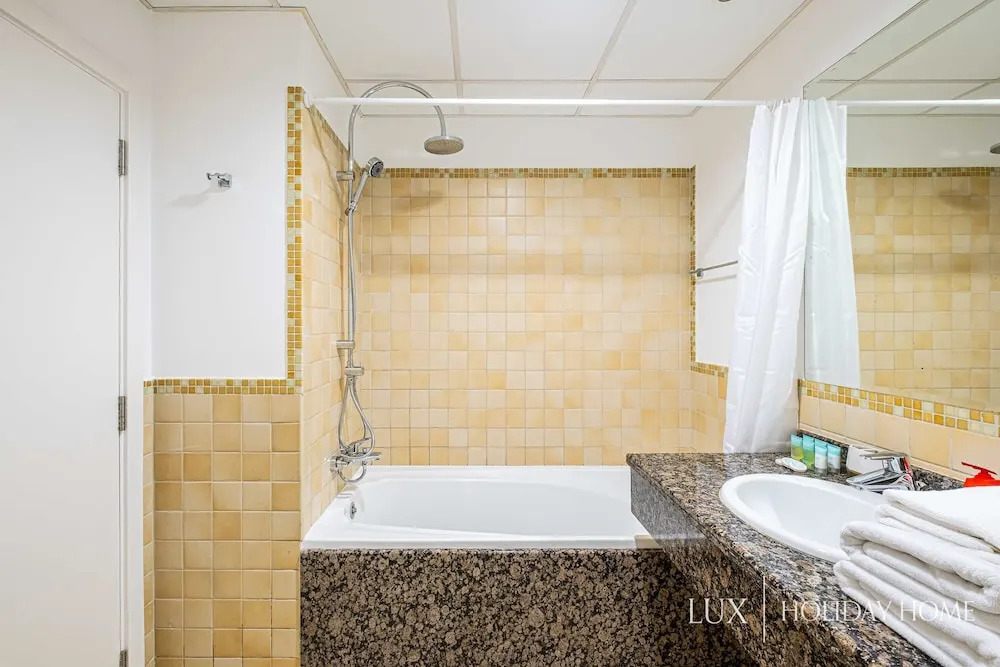 Дубай: LUX Holiday Home - JBR 1