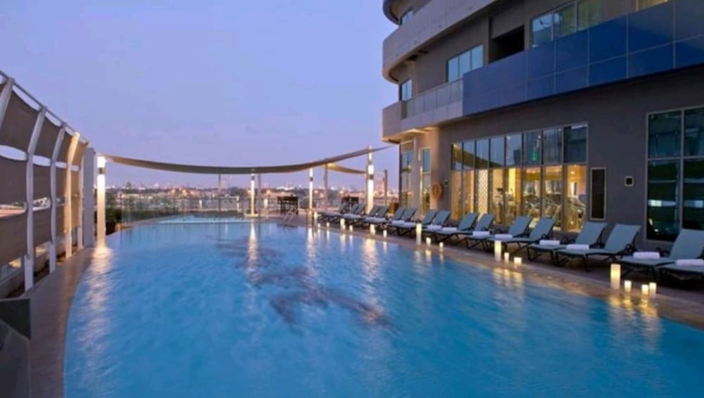 Дубай: OSKENA Vacation Homes - Damac maison Dubai Mall Street
