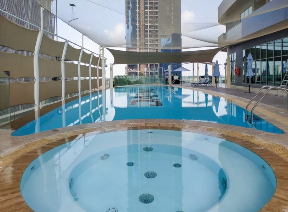 Дубай: OSKENA Vacation Homes - Damac maison Dubai Mall Street