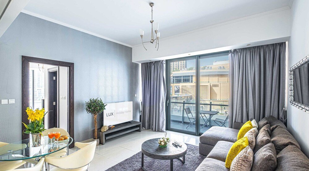 Дубай: LUX Holiday Home - Silverene Towers 1