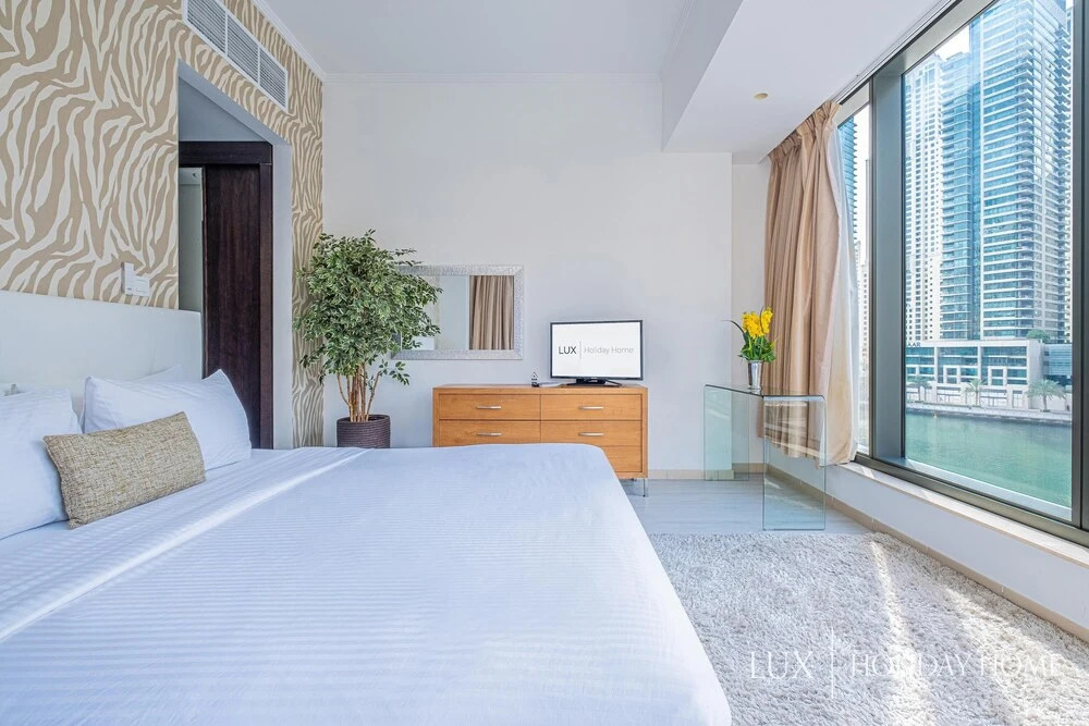Дубай: LUX Holiday Home - Silverene Towers 1