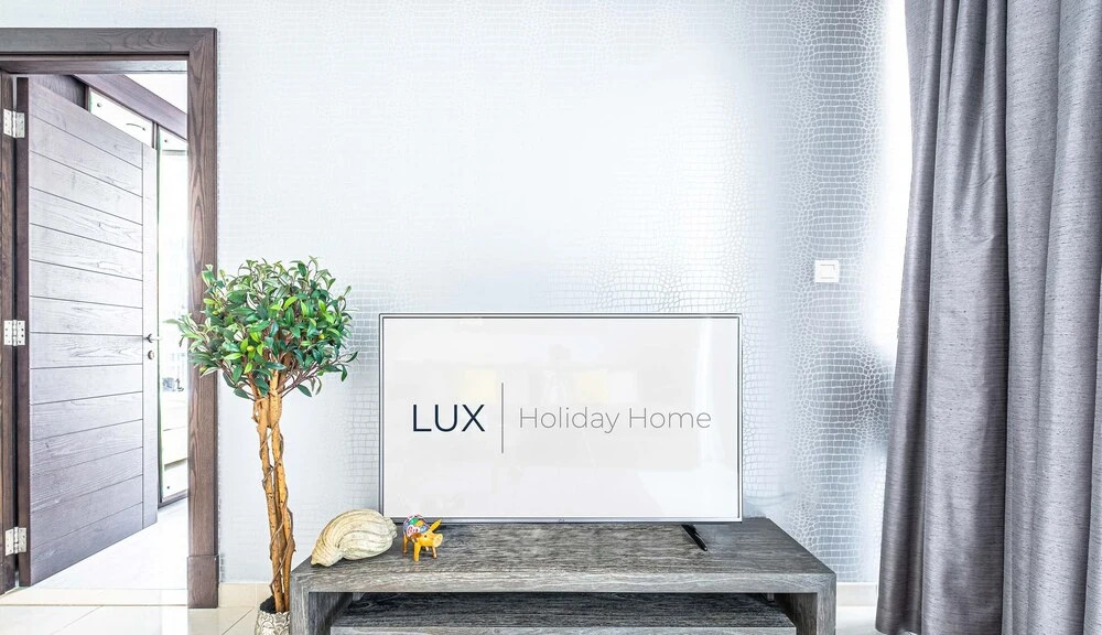 Дубай: LUX Holiday Home - Silverene Towers 1
