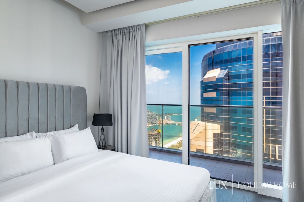 Дубай: LUX Holiday Home - DAMAC Residenze 2