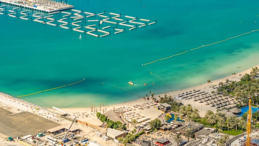 Дубай: LUX Holiday Home - DAMAC Residenze 2
