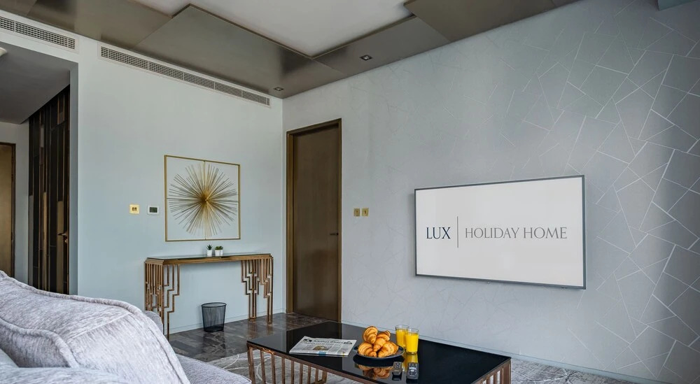 Дубай: LUX Holiday Home - DAMAC Residenze 2
