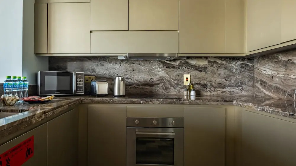 Дубай: LUX Holiday Home - DAMAC Residenze 2