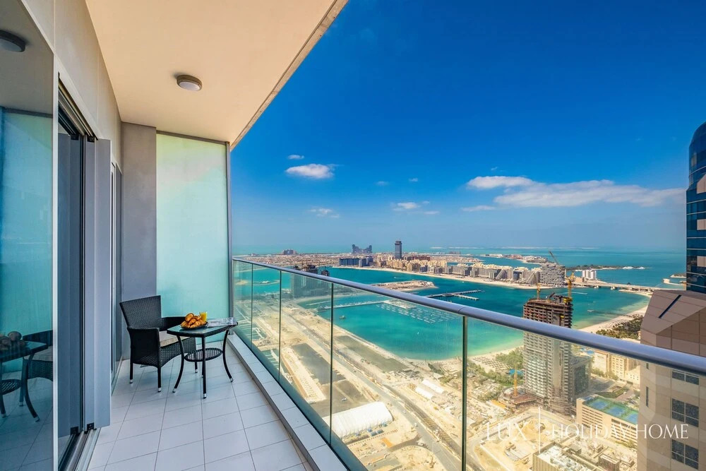 Дубай: LUX Holiday Home - DAMAC Residenze 2